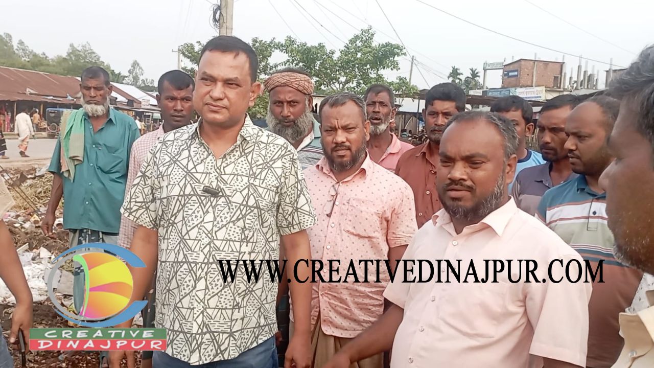 ঘোড়াঘাটে দুর্গন্ধে ব্যবসা বন্ধের উপক্রম, ব্যবসায়ীদের পাশে বিএনপি নেতা মিলন