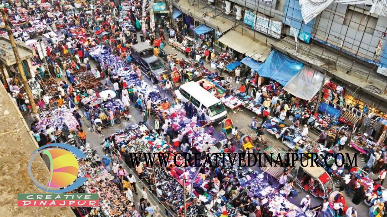 ঢাকার ফুটপাত ঘিরে বছরে ৩ হাজার কোটি টাকার চাঁদাবাজি