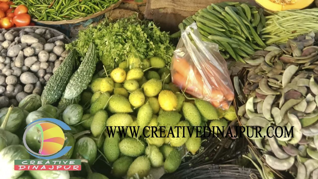 বীরগঞ্জে কমছে সবজির দাম, স্বস্তি ফিরেছে ক্রেতাদের